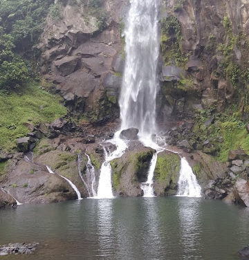 SocialClimber: Buntot Palos Falls